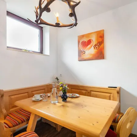 Morgensonne By Interhome Apartamento Neukirchen am Großvenediger